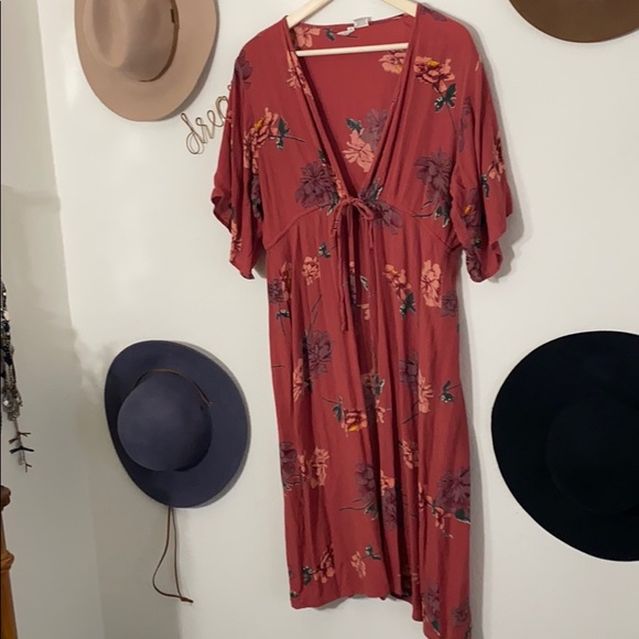 Sky and Sparrow floral kimono wrap - Picture 2 of 7